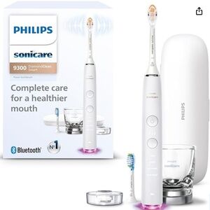 BRAND NEW Philips Sonicare DiamondClean Smart Toothbrush (White)